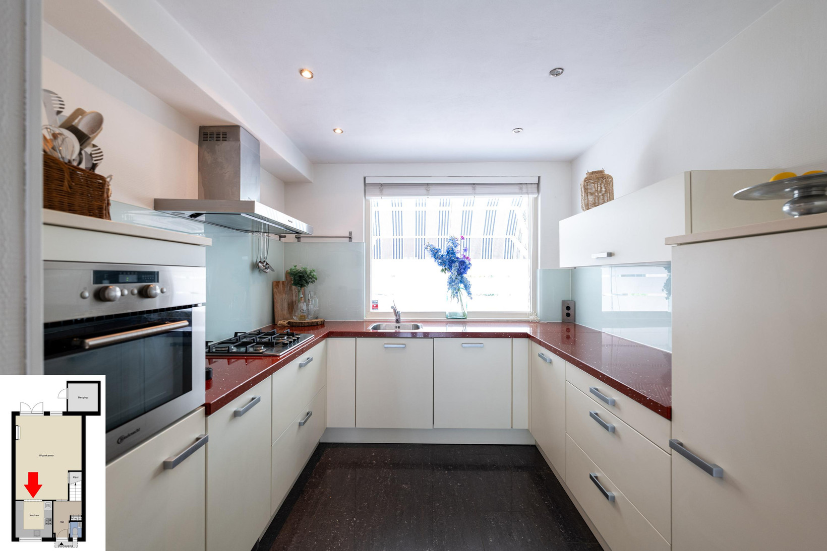 Tussenwoning te koop: Julianalaan 43, Zwartewaal