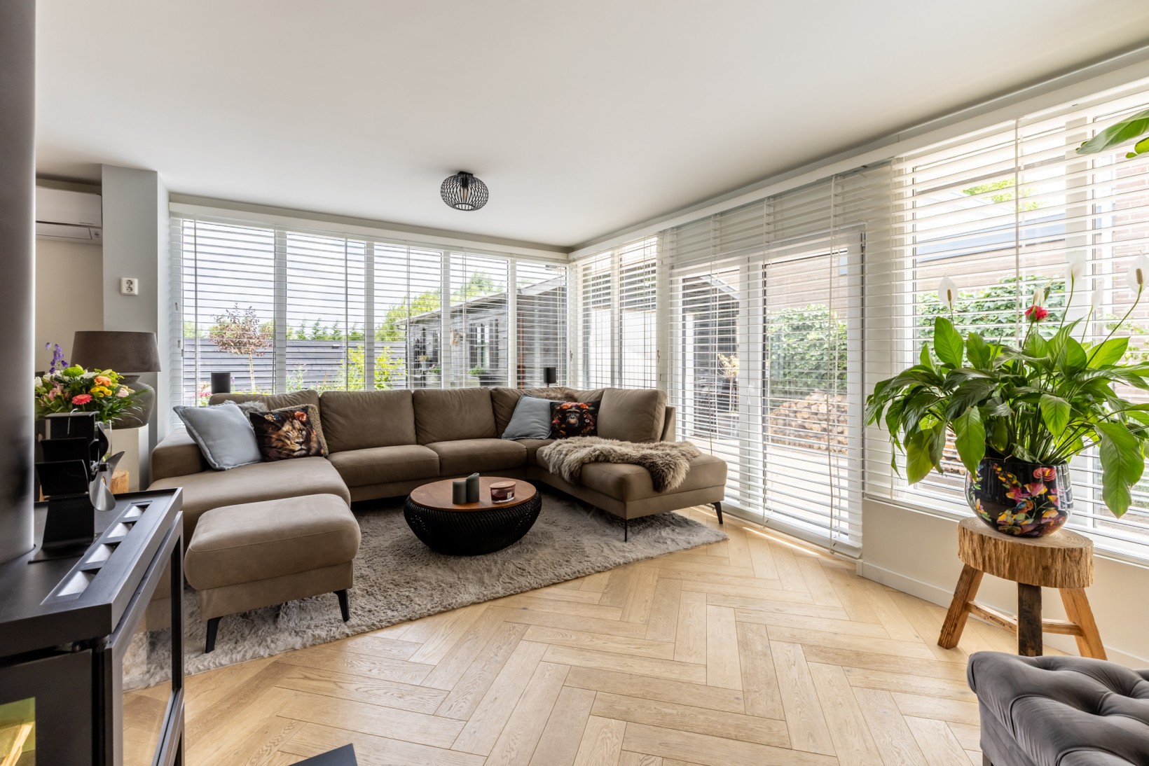 Vrijstaande woning te koop: Rijswaardsedijk 17, Zwartewaal