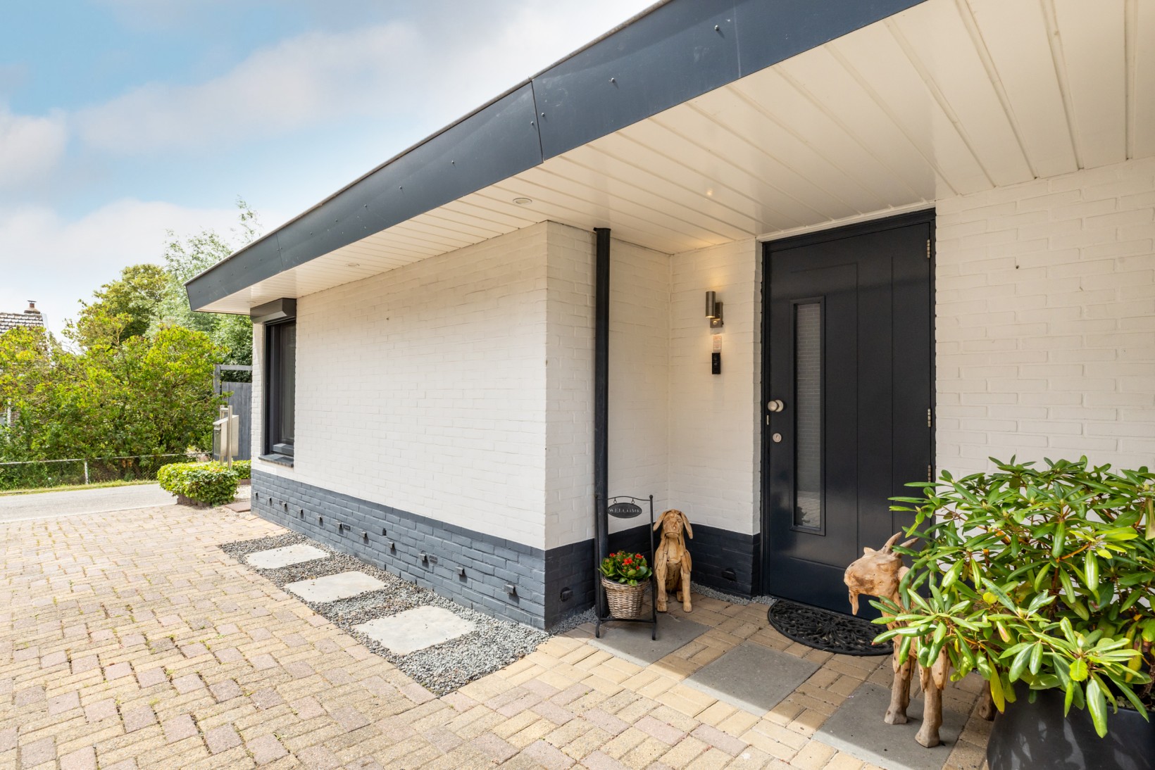 Vrijstaande woning te koop: Rijswaardsedijk 17, Zwartewaal