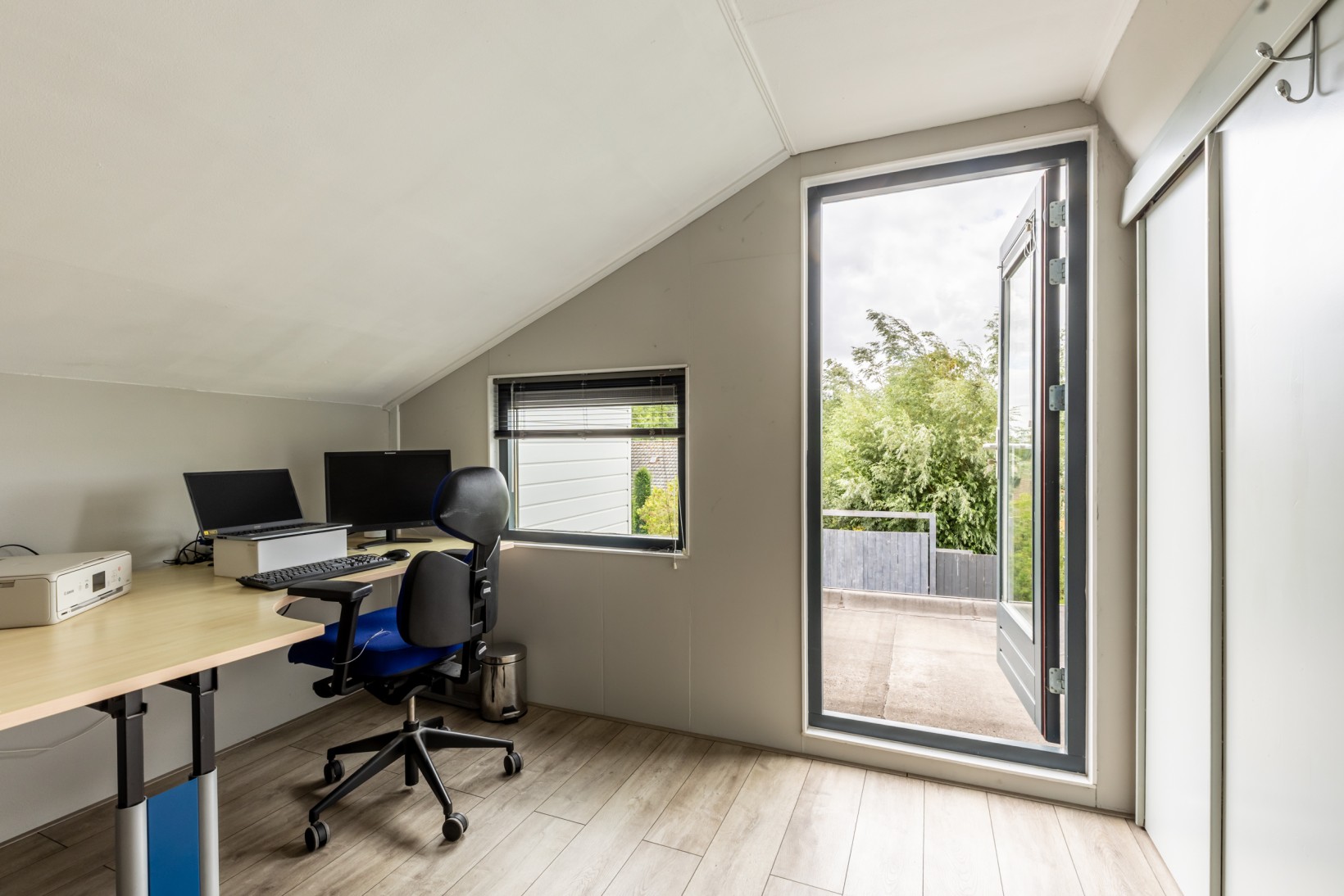 Vrijstaande woning te koop: Rijswaardsedijk 17, Zwartewaal