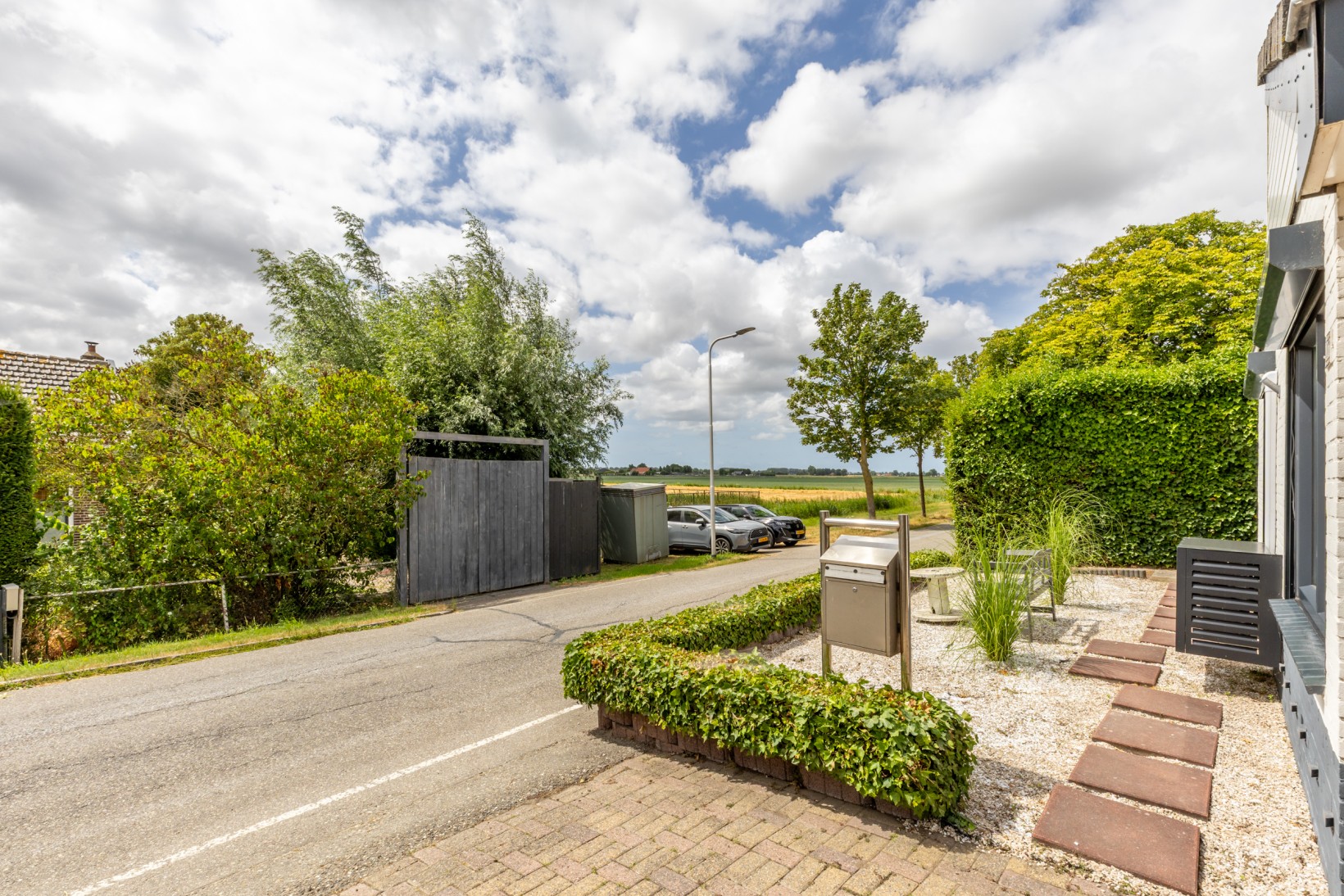 Vrijstaande woning te koop: Rijswaardsedijk 17, Zwartewaal