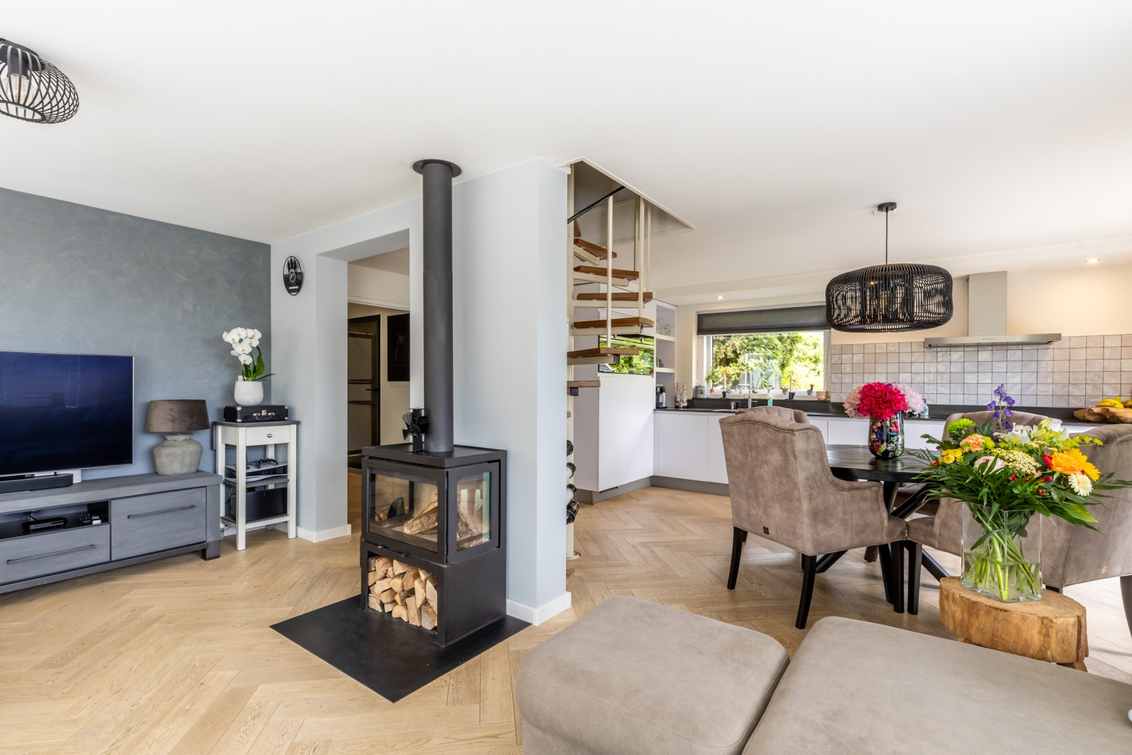 Vrijstaande woning te koop: Rijswaardsedijk 17, Zwartewaal