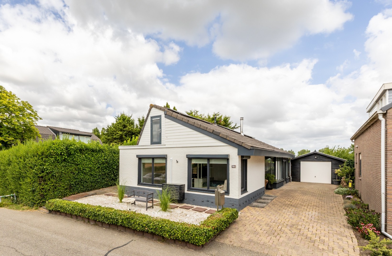 Vrijstaande woning te koop: Rijswaardsedijk 17, Zwartewaal