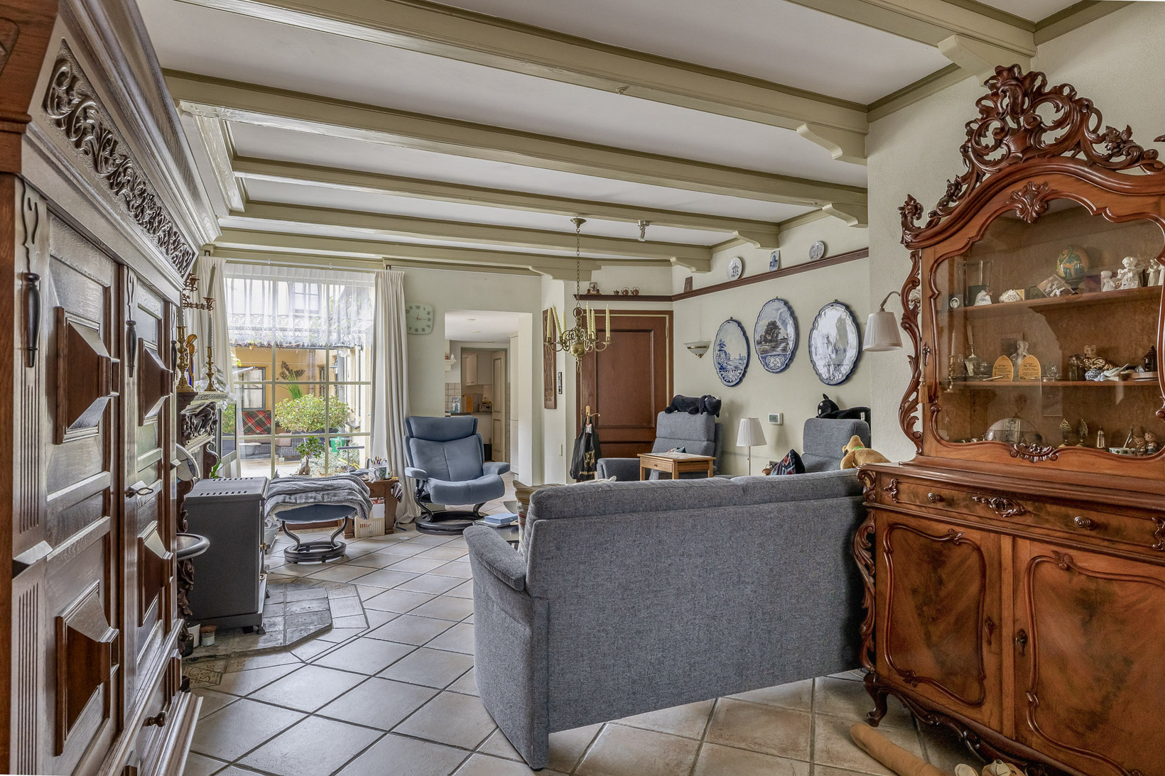 Tussenwoning te koop: Ring 38, Middelharnis