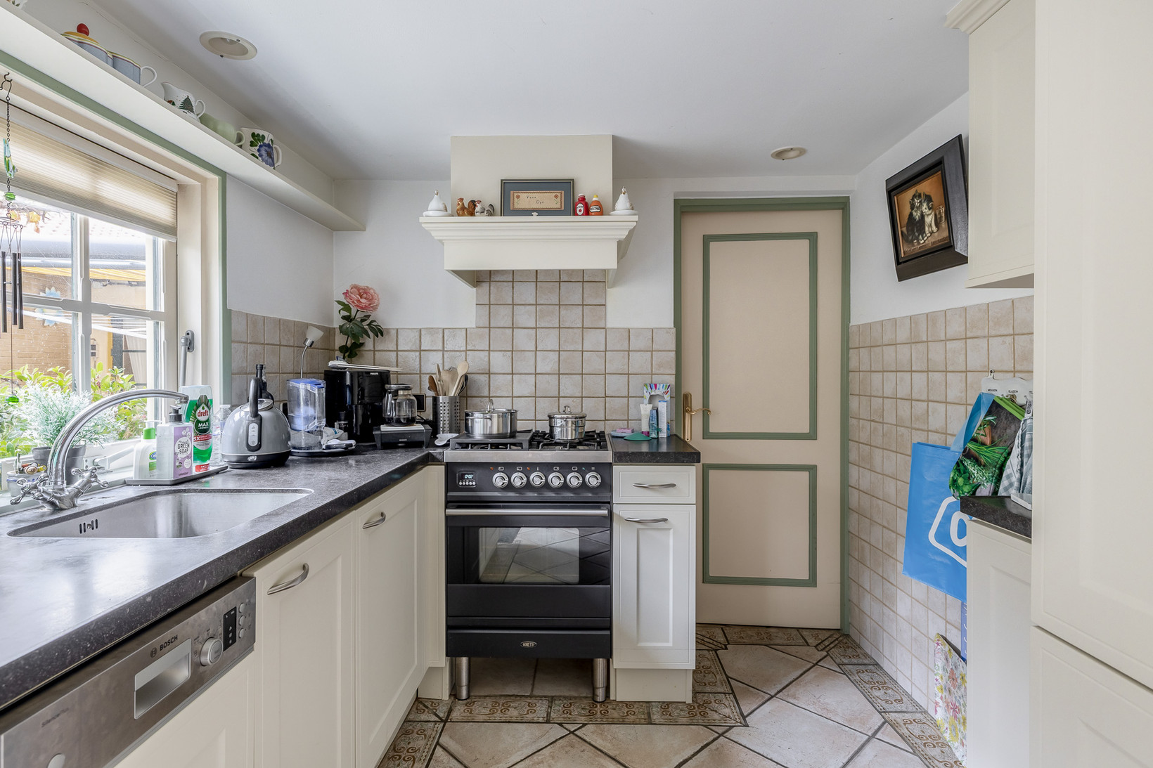 Tussenwoning te koop: Ring 38, Middelharnis