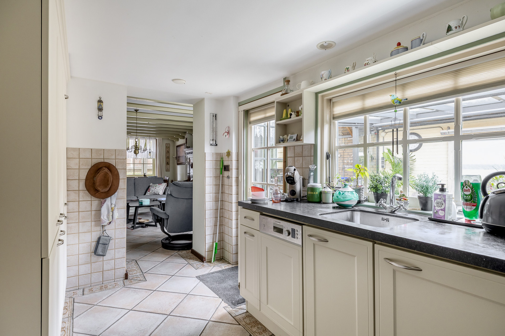 Tussenwoning te koop: Ring 38, Middelharnis