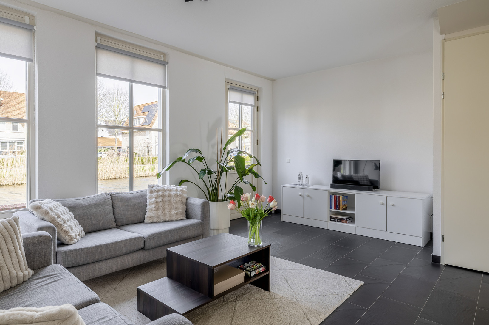 Tussenwoning te koop: Singelkade 80, Middelharnis