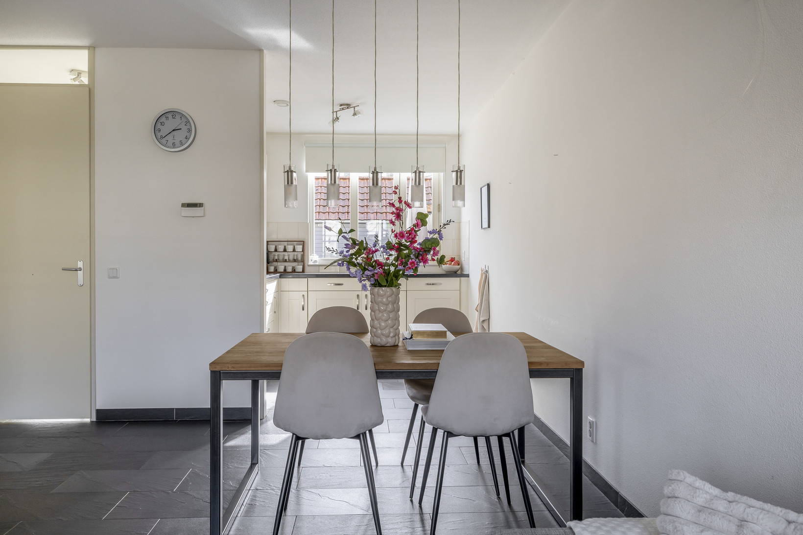 Tussenwoning te koop: Singelkade 80, Middelharnis