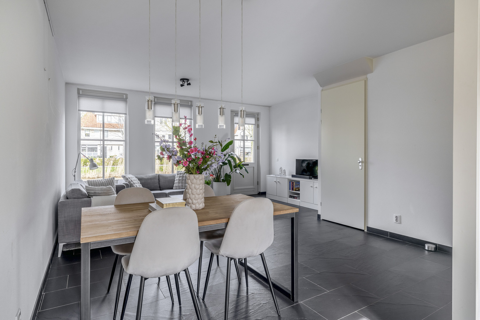 Tussenwoning te koop: Singelkade 80, Middelharnis