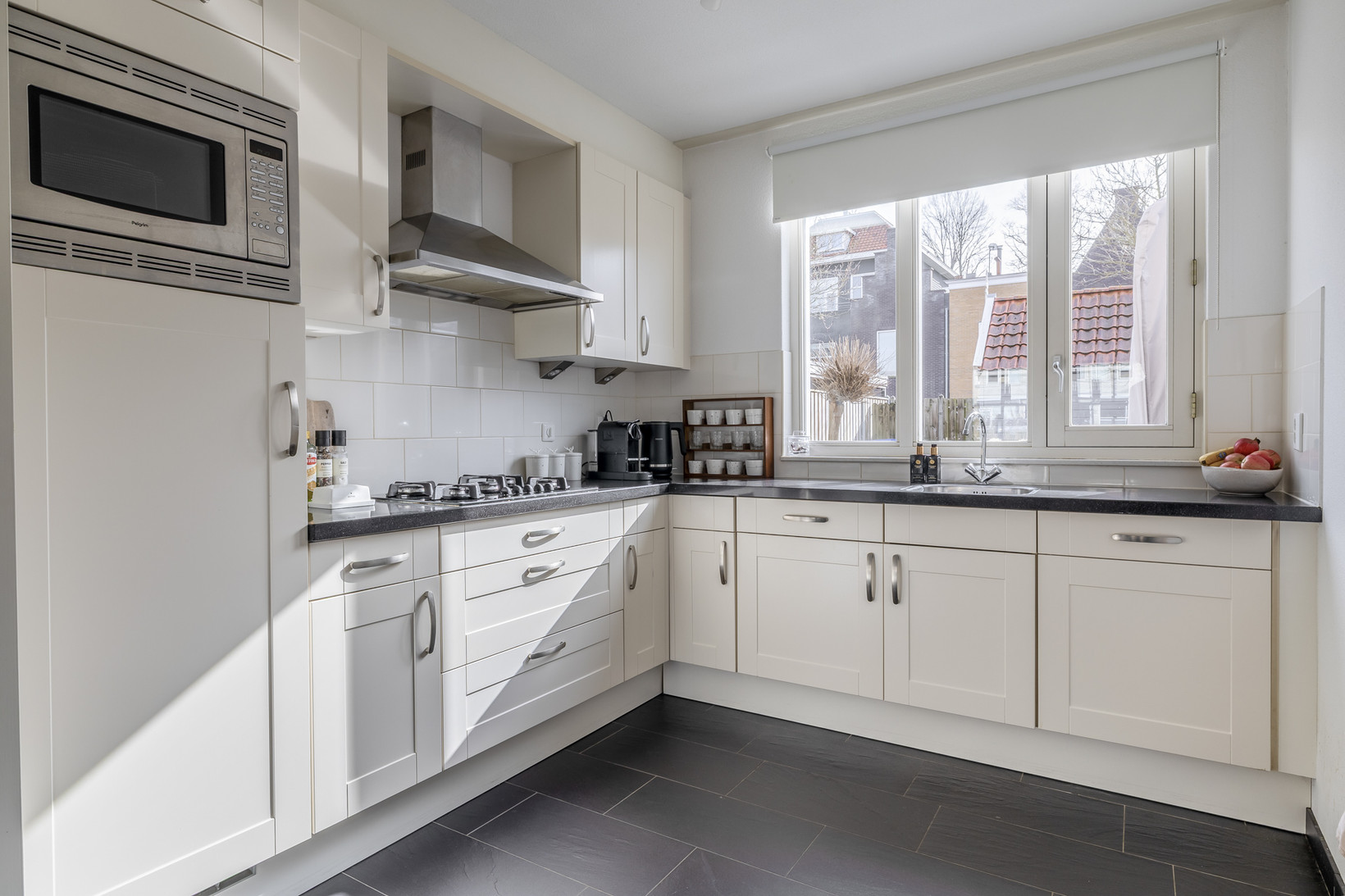 Tussenwoning te koop: Singelkade 80, Middelharnis