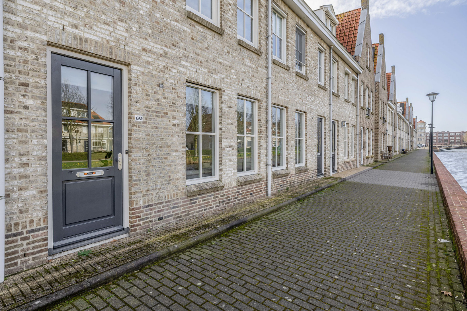Tussenwoning te koop: Singelkade 80, Middelharnis