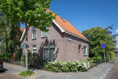 Christiaan. 32