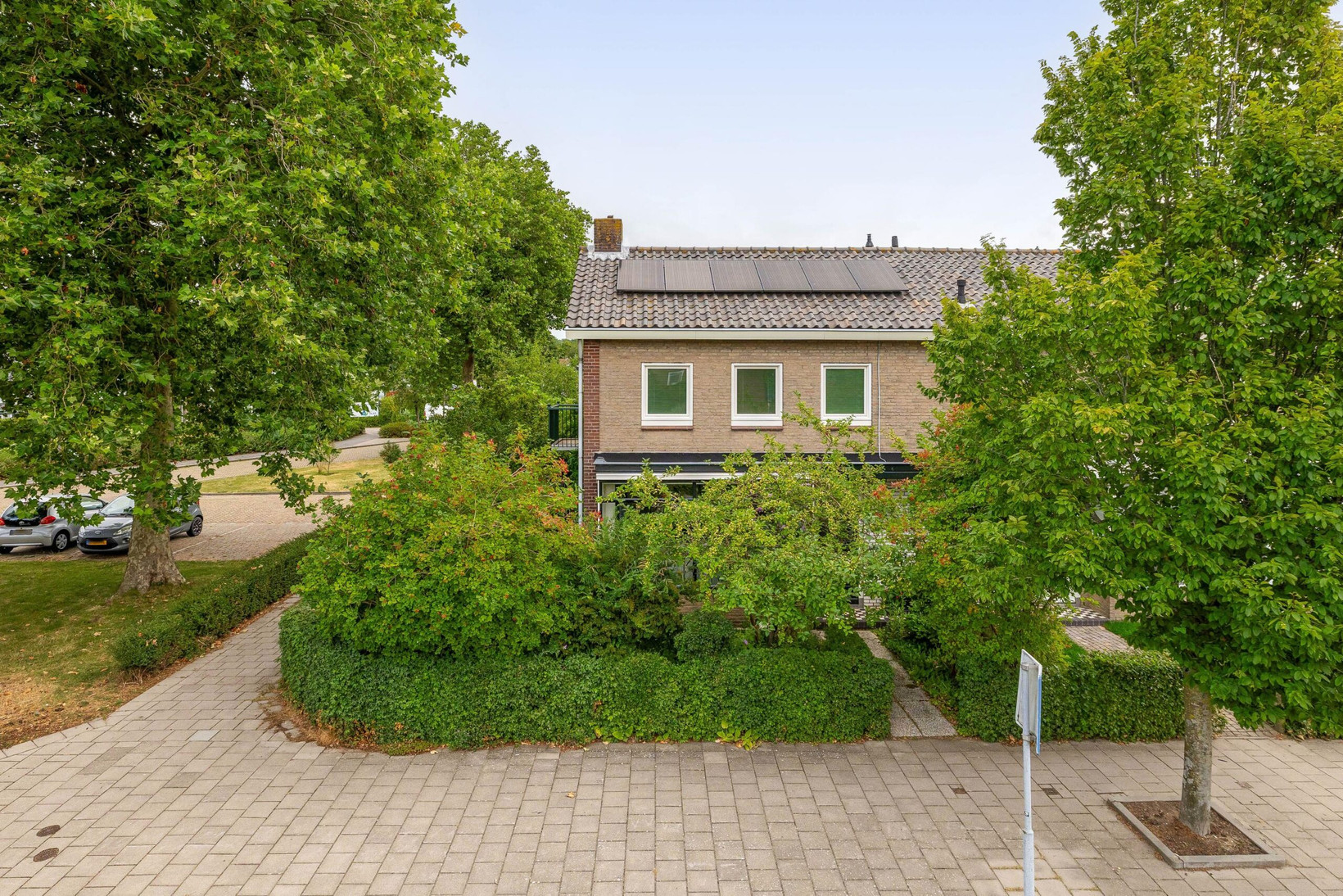 Twee-onder-één-kap te koop: Steneweg 1A, Middelharnis