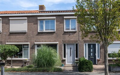 Steneweg 55