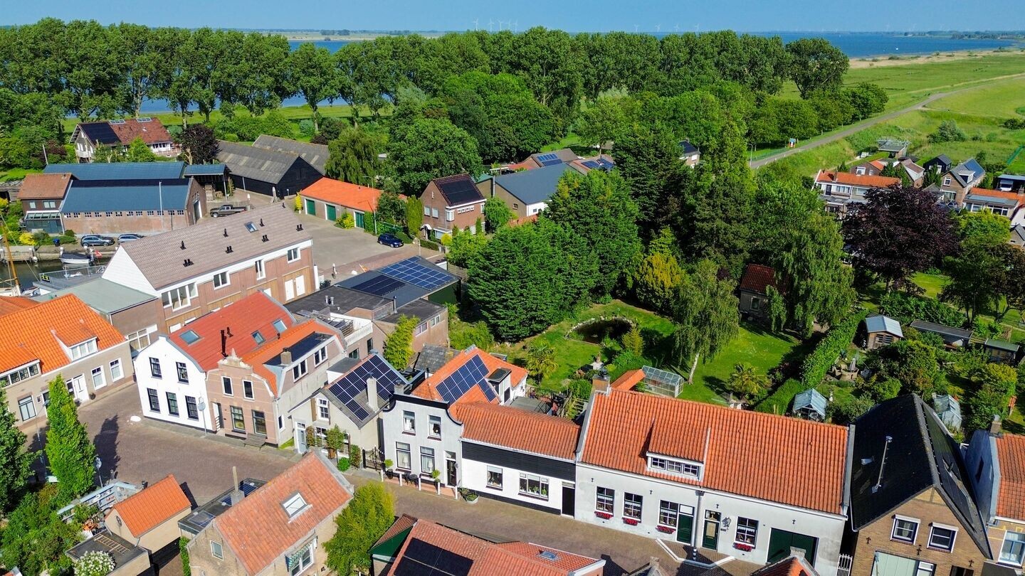 Twee-onder-één-kap te koop: Achterdijk 7, Stad Aan 'T Haringvliet
