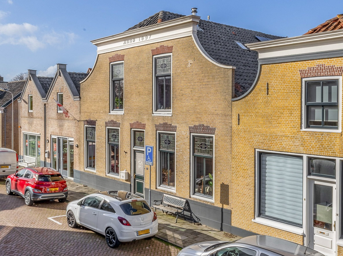 Tussenwoning te koop: Binnenweg 7, Sommelsdijk