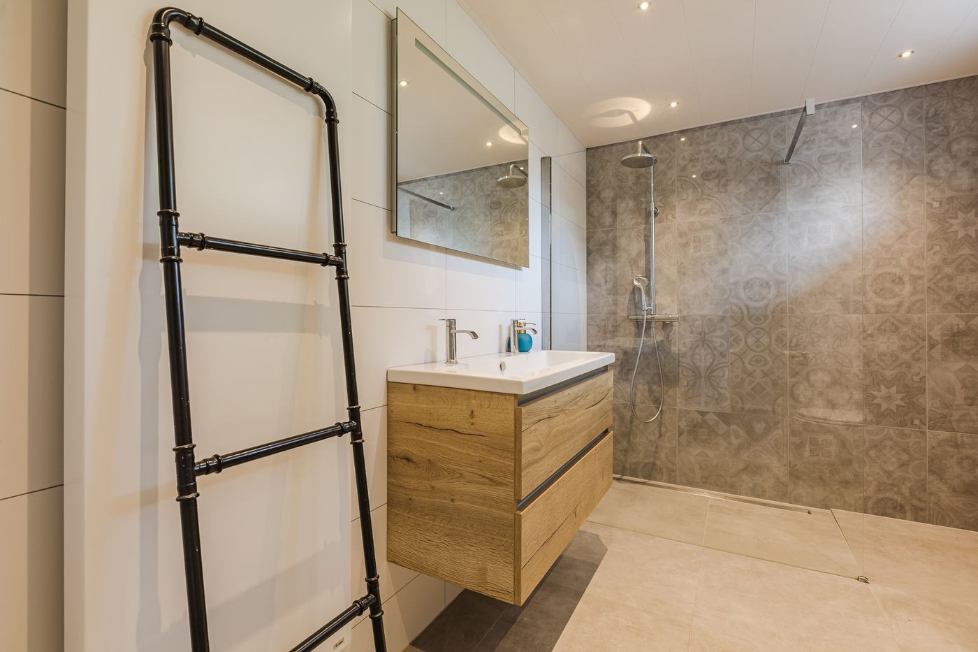 Hoekwoning te koop: Westdijk 27, Sommelsdijk