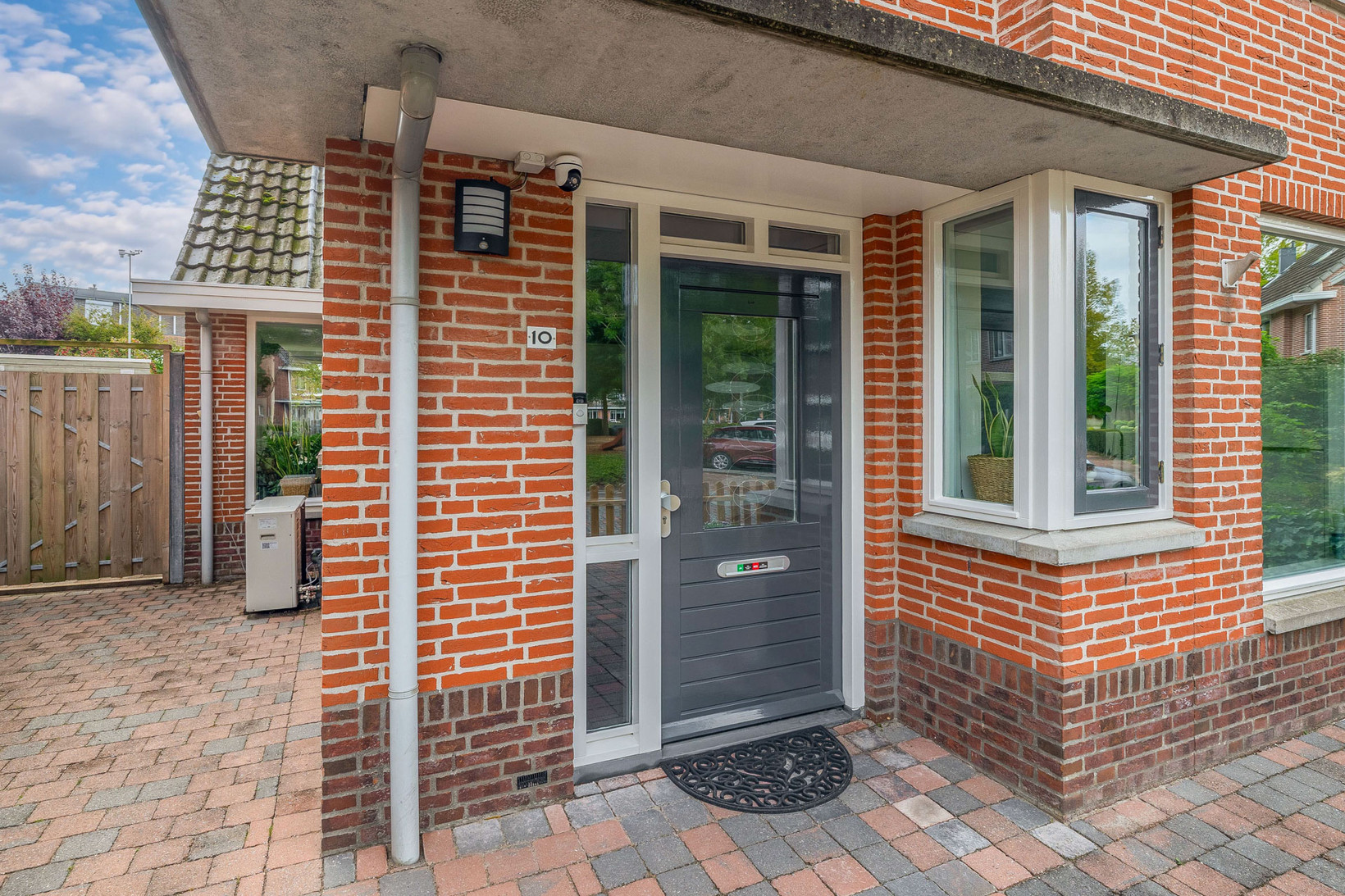 Twee-onder-één-kap te koop: Betje Wolffstraat 10, Sommelsdijk