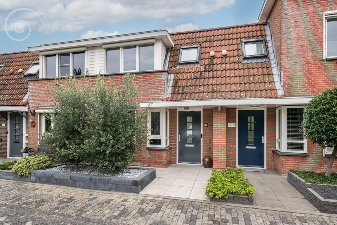 Tussenwoning te koop: Isaäc da Costastraat 33, Sommelsdijk