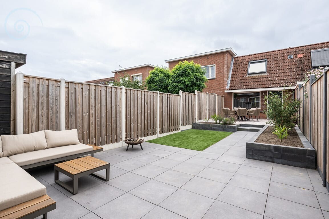Tussenwoning te koop: Isaäc da Costastraat 33, Sommelsdijk