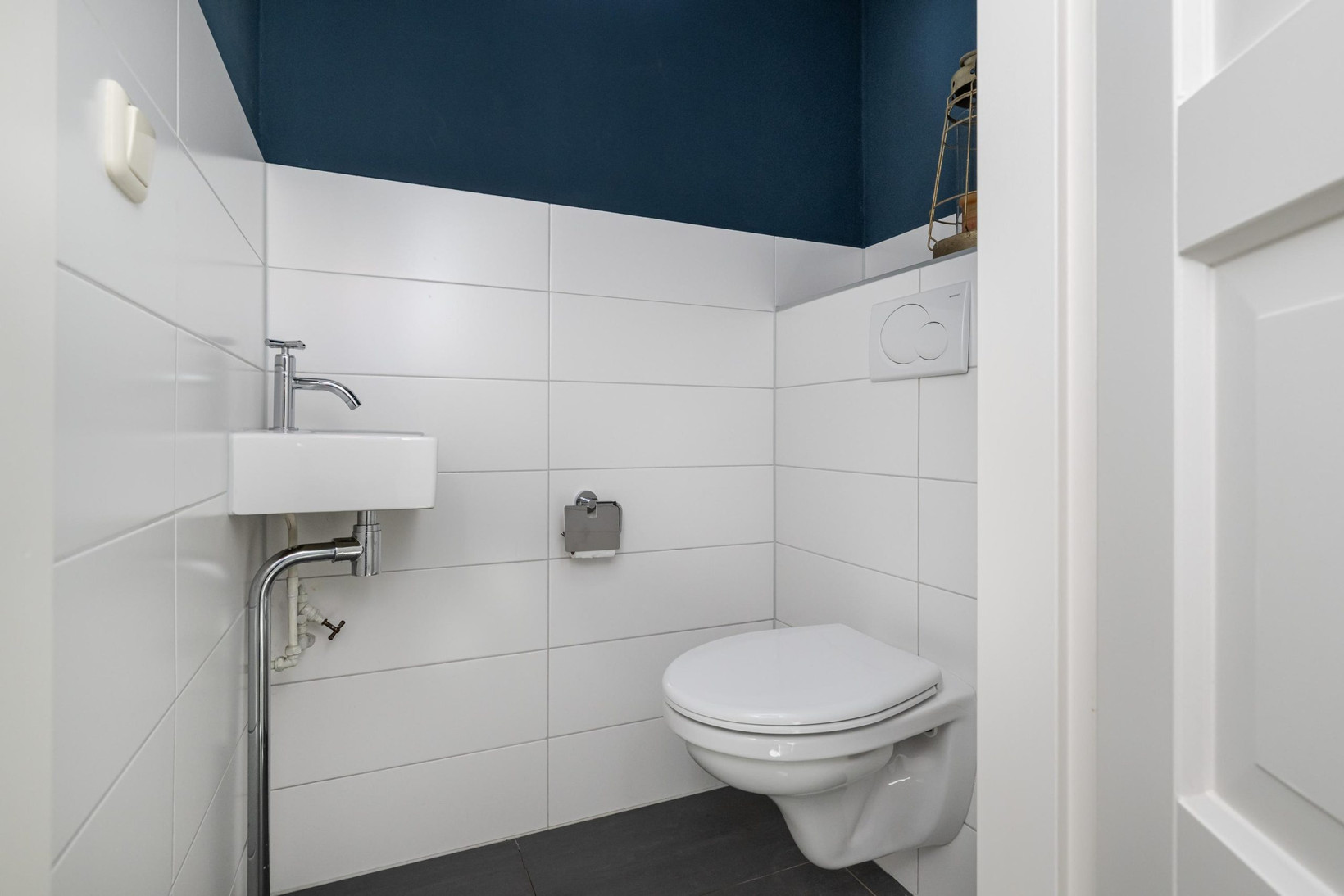 Tussenwoning te koop: Koolmees 107, Sommelsdijk