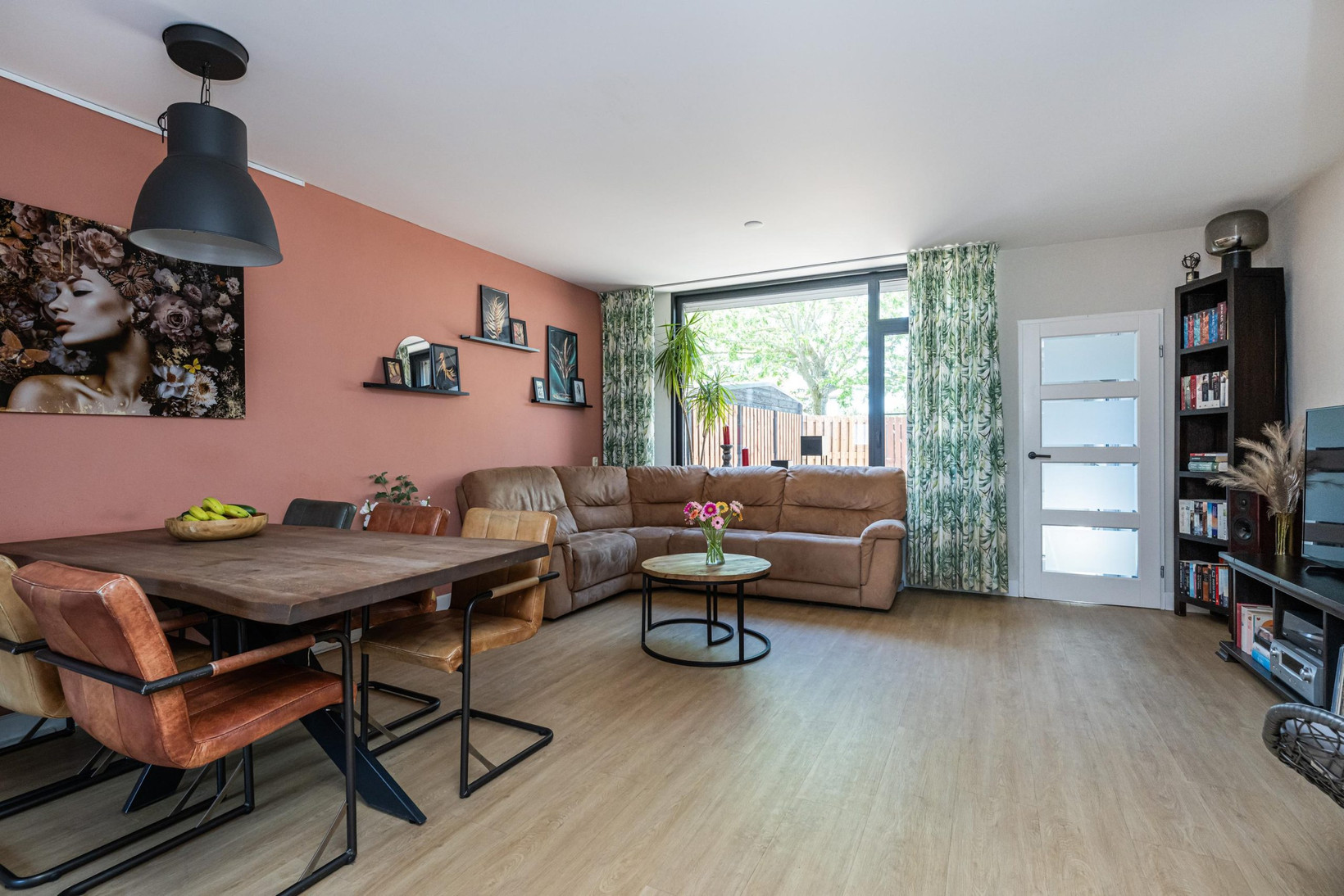 Tussenwoning te koop: Koolmees 107, Sommelsdijk