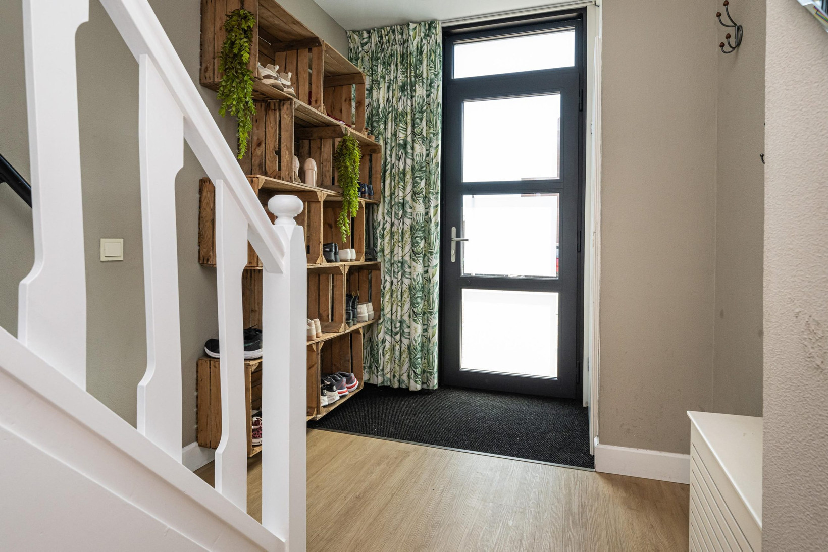 Tussenwoning te koop: Koolmees 107, Sommelsdijk