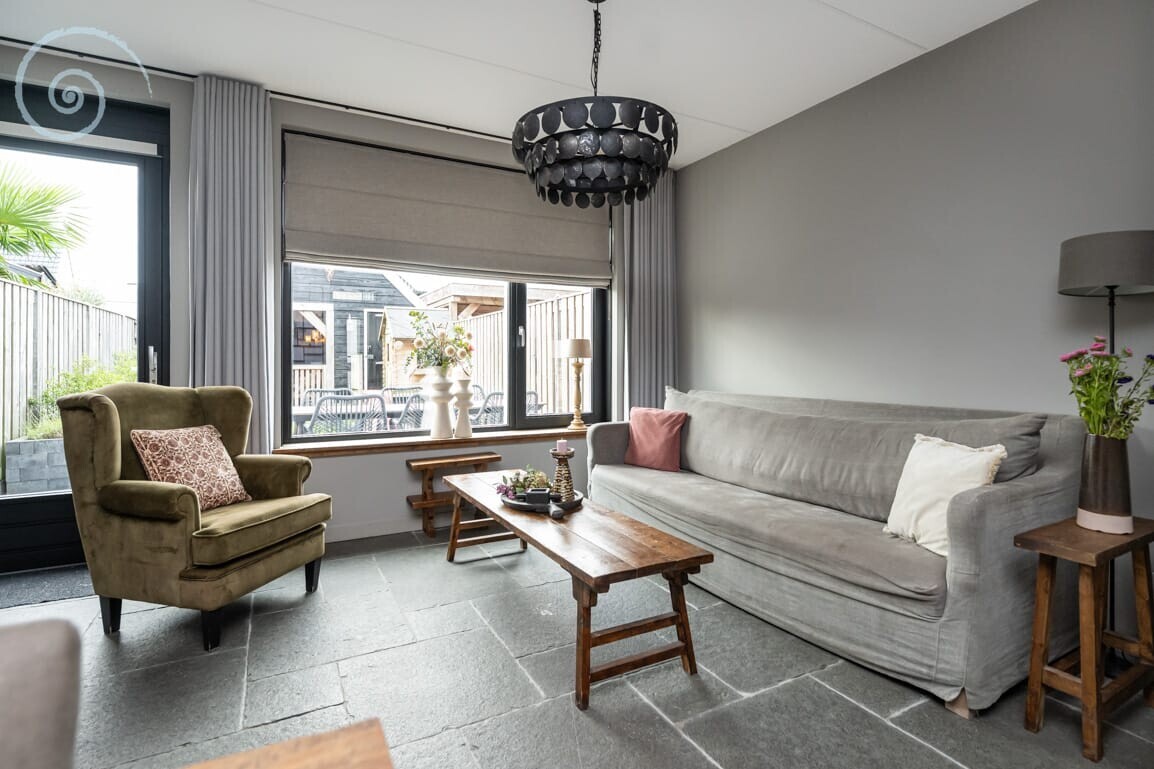Tussenwoning te koop: Iepenlaan 41, Dirksland