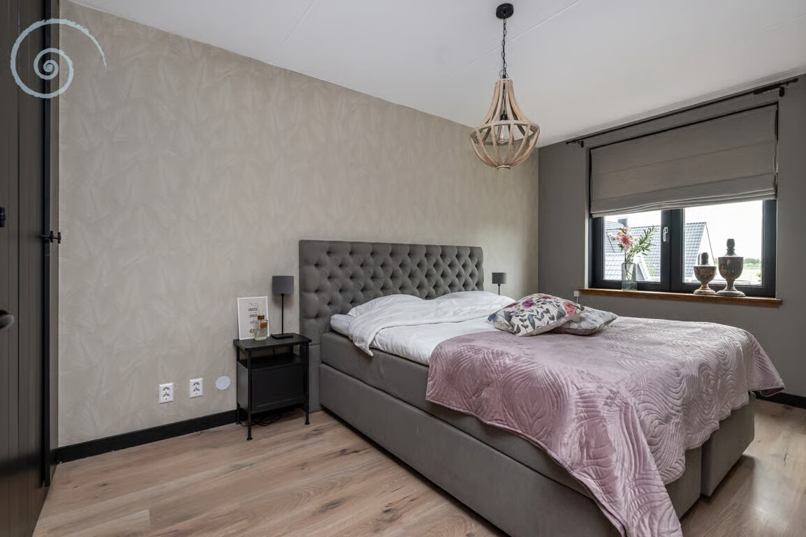 Tussenwoning te koop: Iepenlaan 41, Dirksland