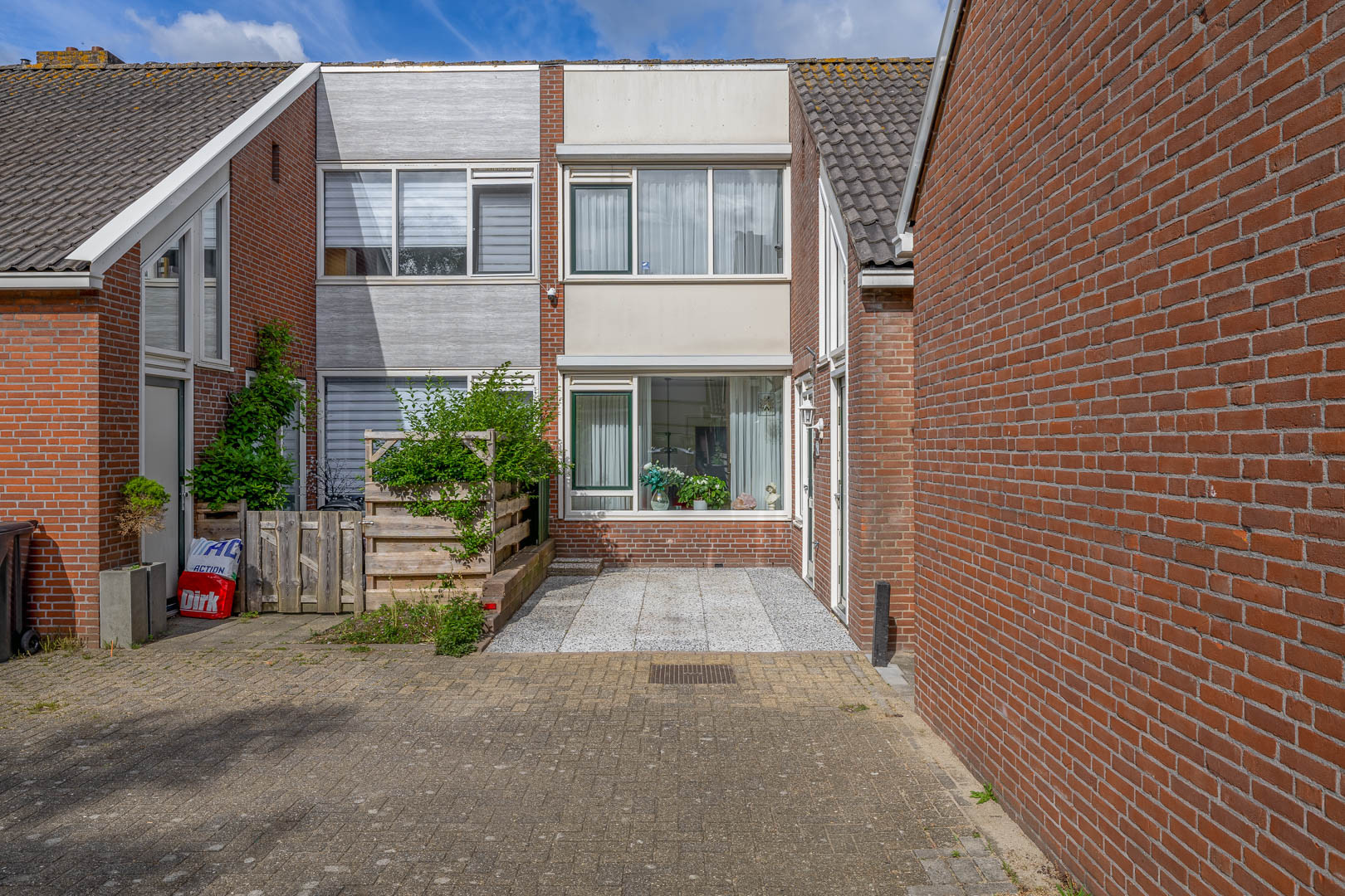 Hoekwoning te koop: Berkehof 10, Dirksland