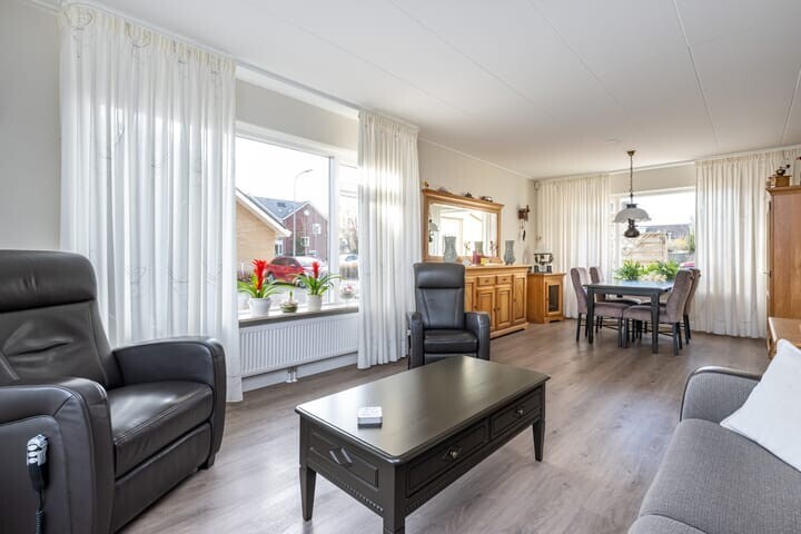 Vrijstaande woning te koop: Schoolstraat 57, Stellendam