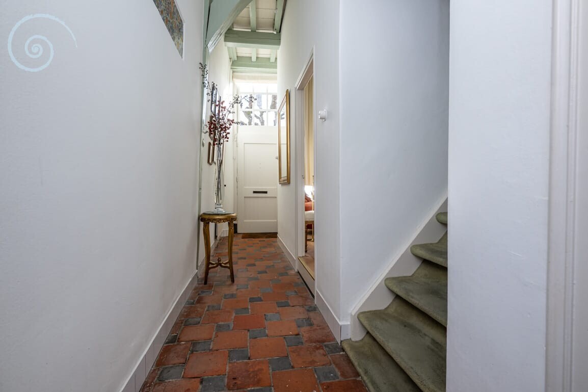 Tussenwoning te koop: Markt 6, Goedereede