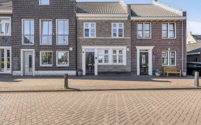 Nieuwe Oost. 4