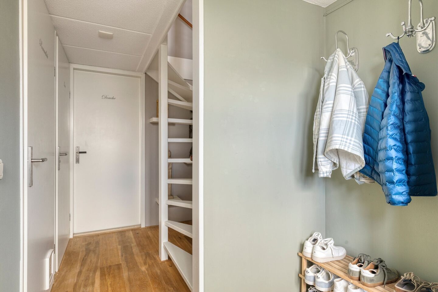 Tussenwoning te koop: Beneden Molendijk 7, Ooltgensplaat