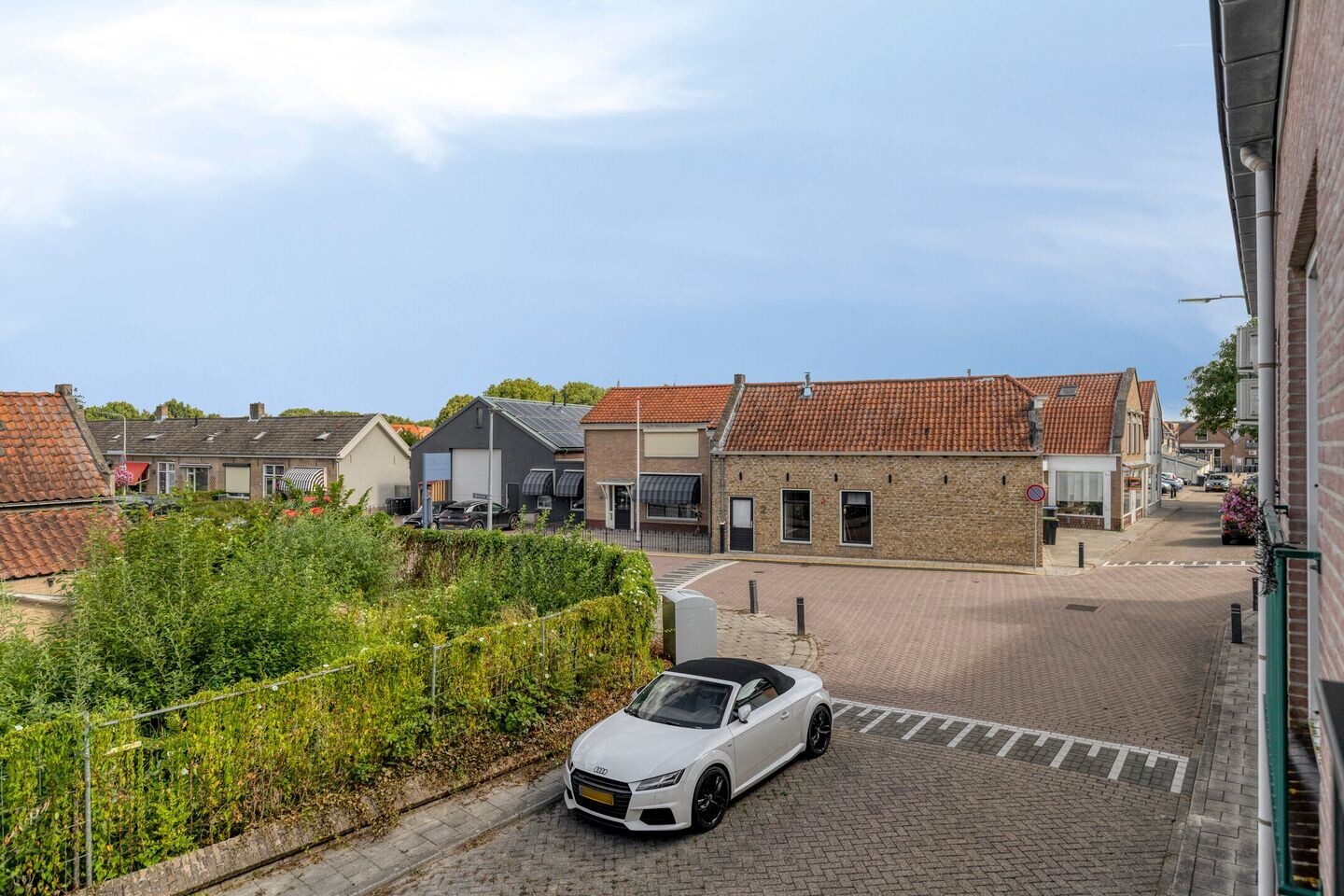 Tussenwoning te koop: Beneden Molendijk 7, Ooltgensplaat