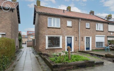 Esdoornstraat 24
