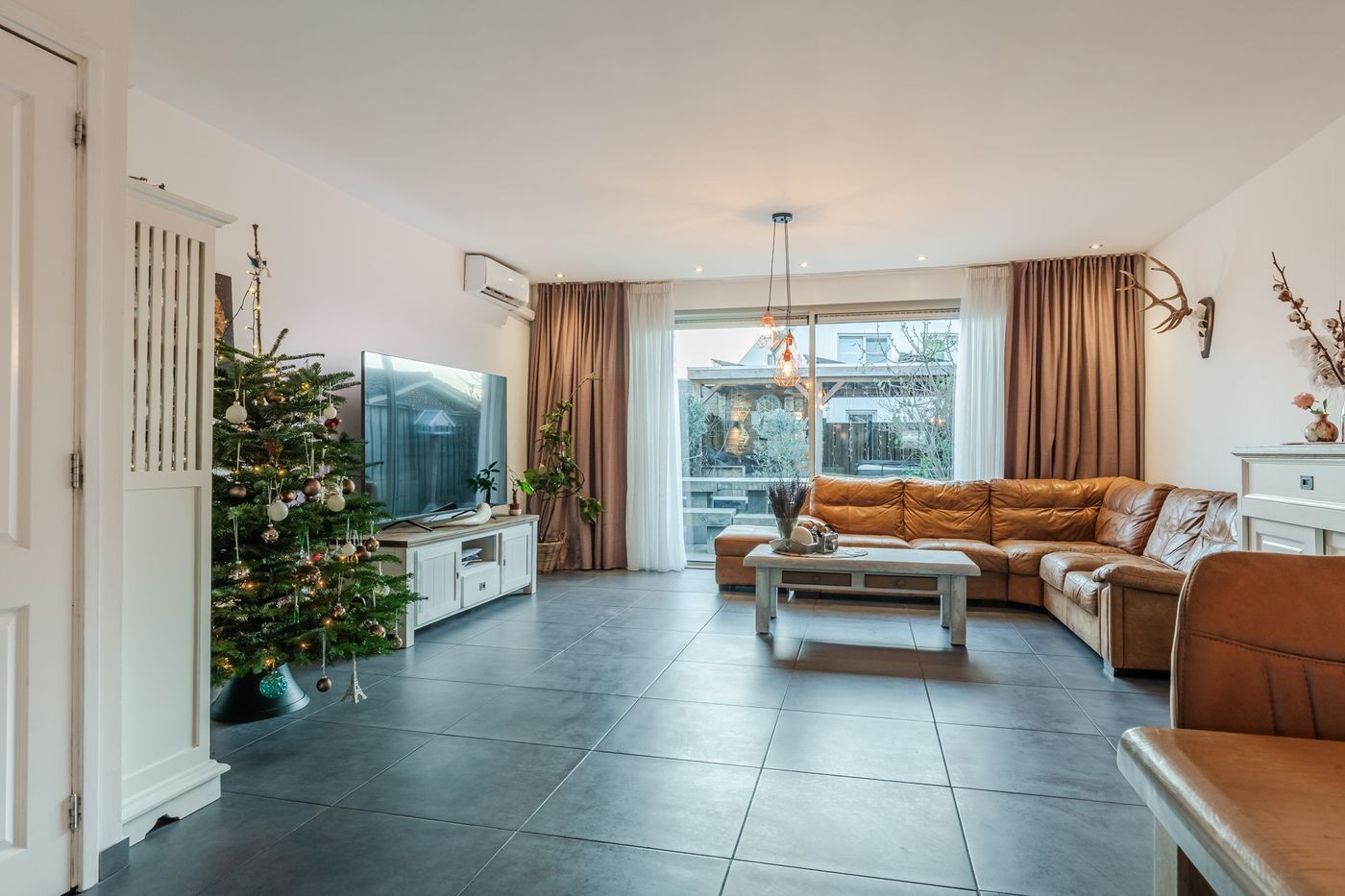 Tussenwoning te koop: Wilgenpad 8, Ooltgensplaat