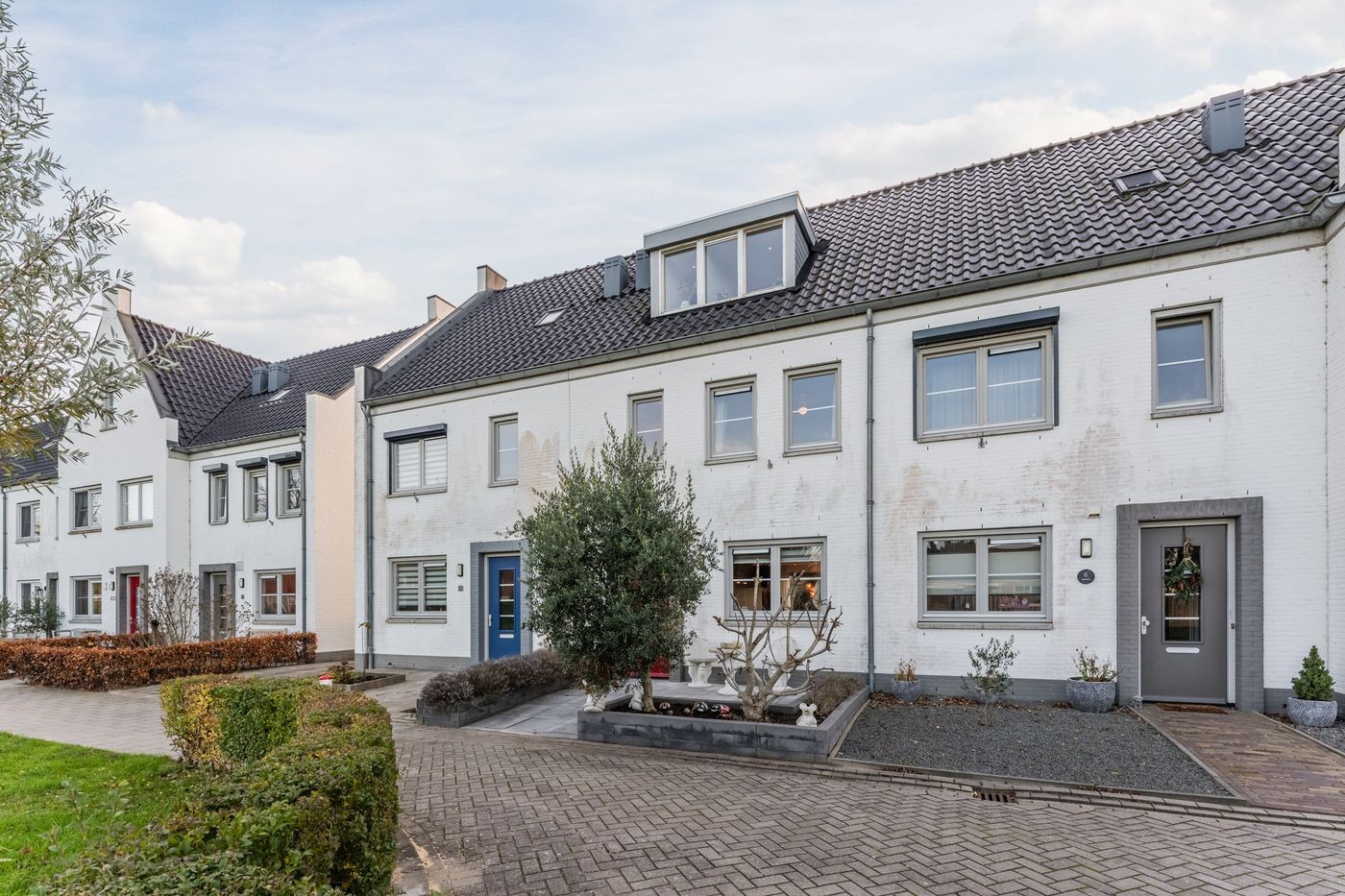 Tussenwoning te koop: Wilgenpad 8, Ooltgensplaat
