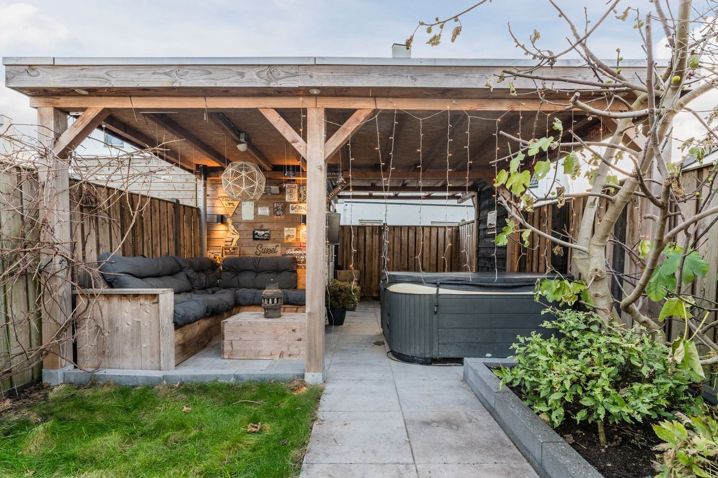 Tussenwoning te koop: Wilgenpad 8, Ooltgensplaat