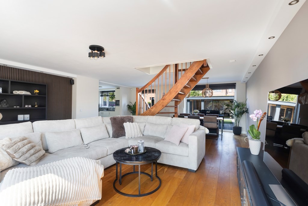 Tussenwoning te koop: Muzieklaan 41, Oud-Beijerland