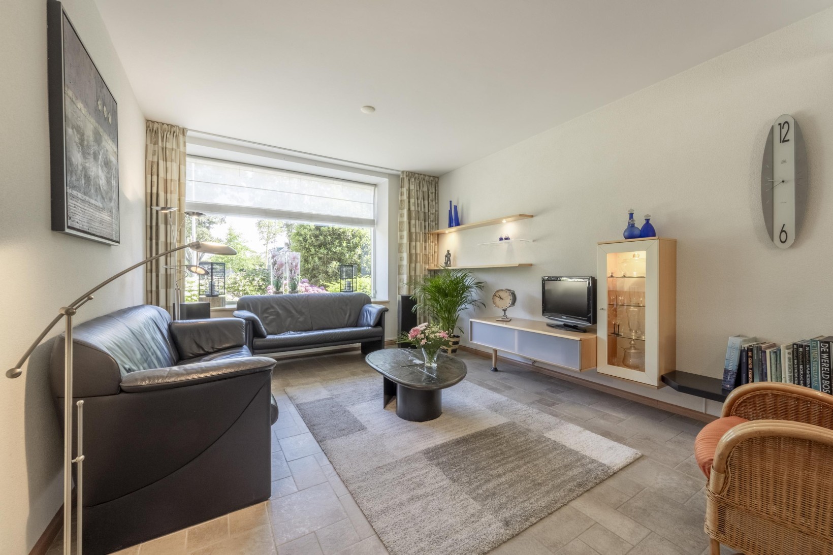 Hoekwoning te koop: W. van Vlietstraat 1, Oud-Beijerland
