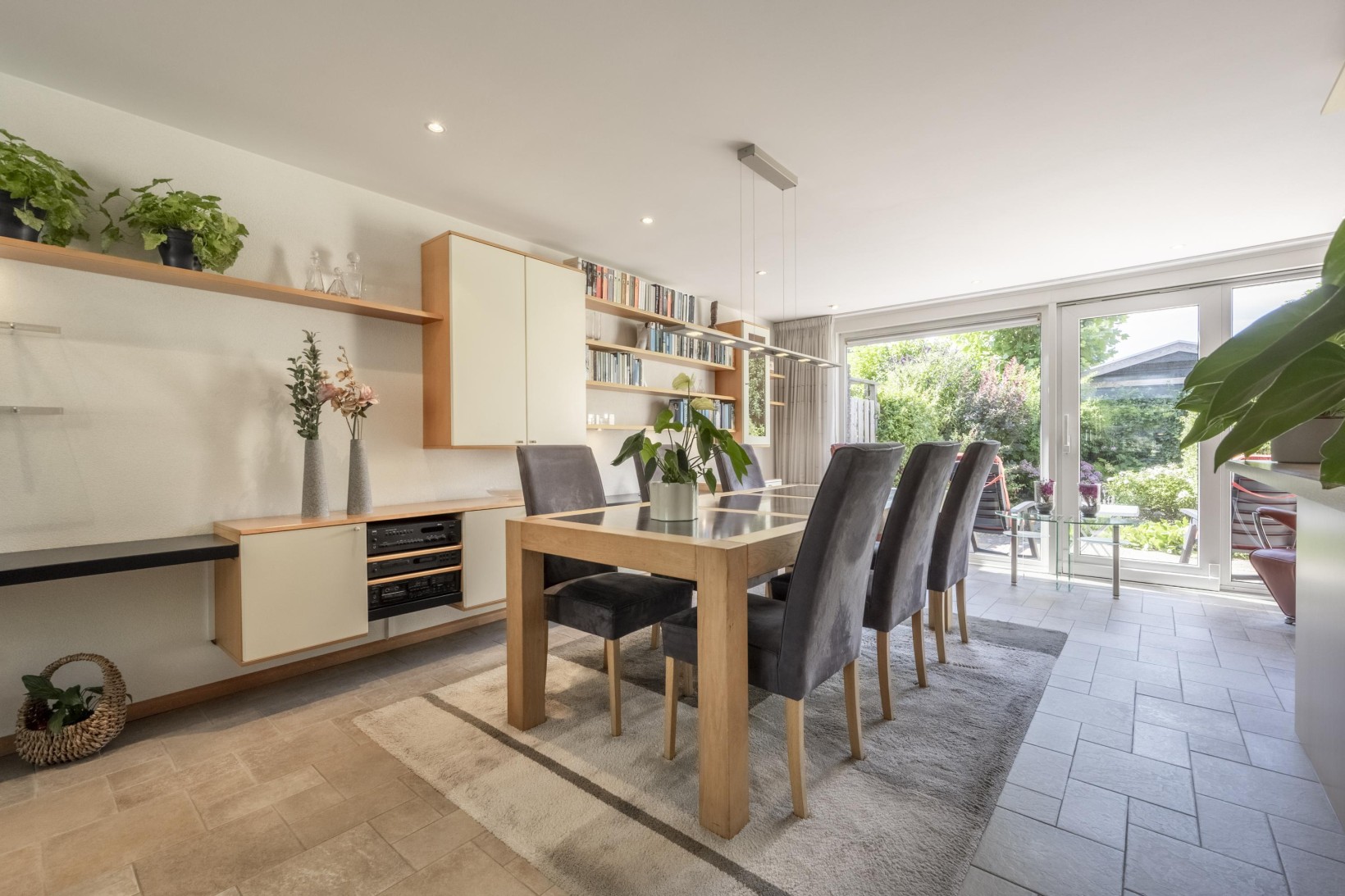 Hoekwoning te koop: W. van Vlietstraat 1, Oud-Beijerland