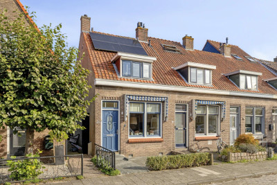 Emmastraat 32