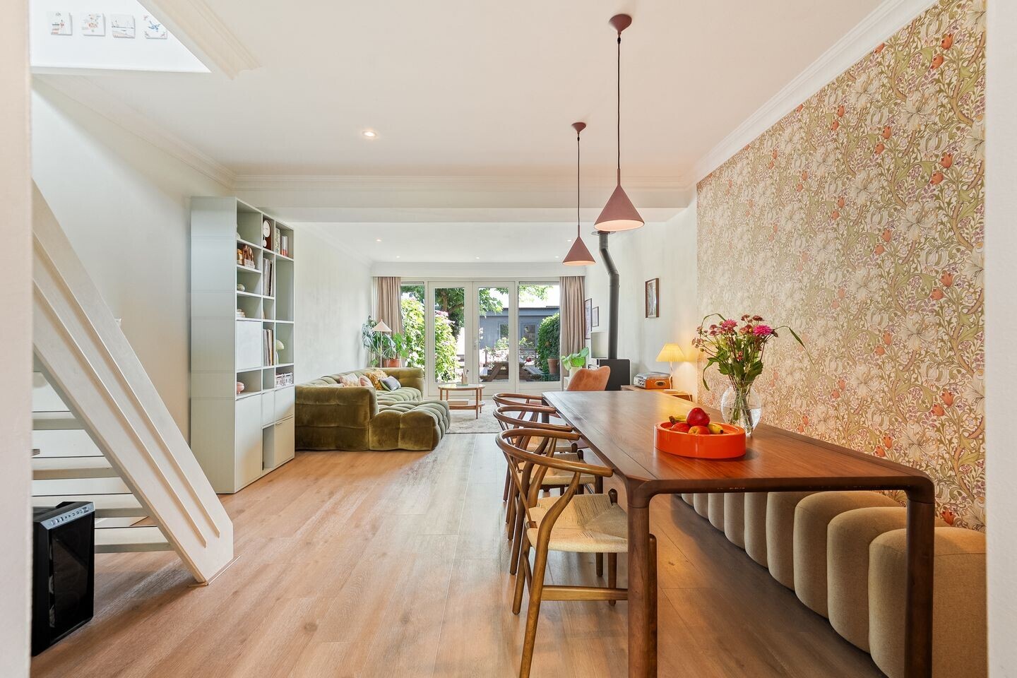 Tussenwoning te koop: Admiraal de Ruyterstraat 14, Oud-Beijerland