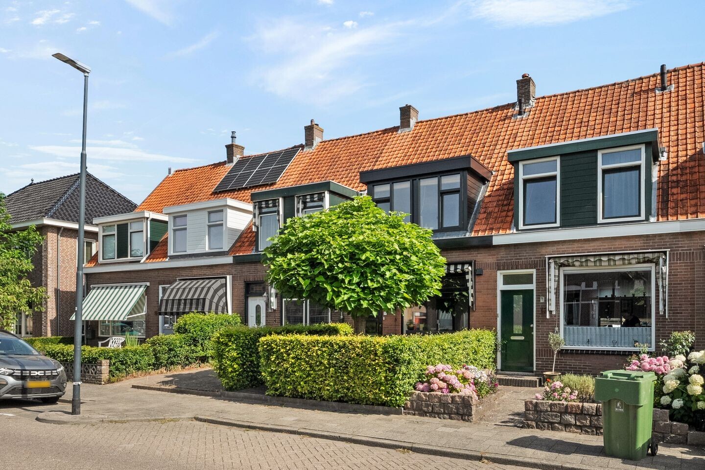 Tussenwoning te koop: Admiraal de Ruyterstraat 14, Oud-Beijerland
