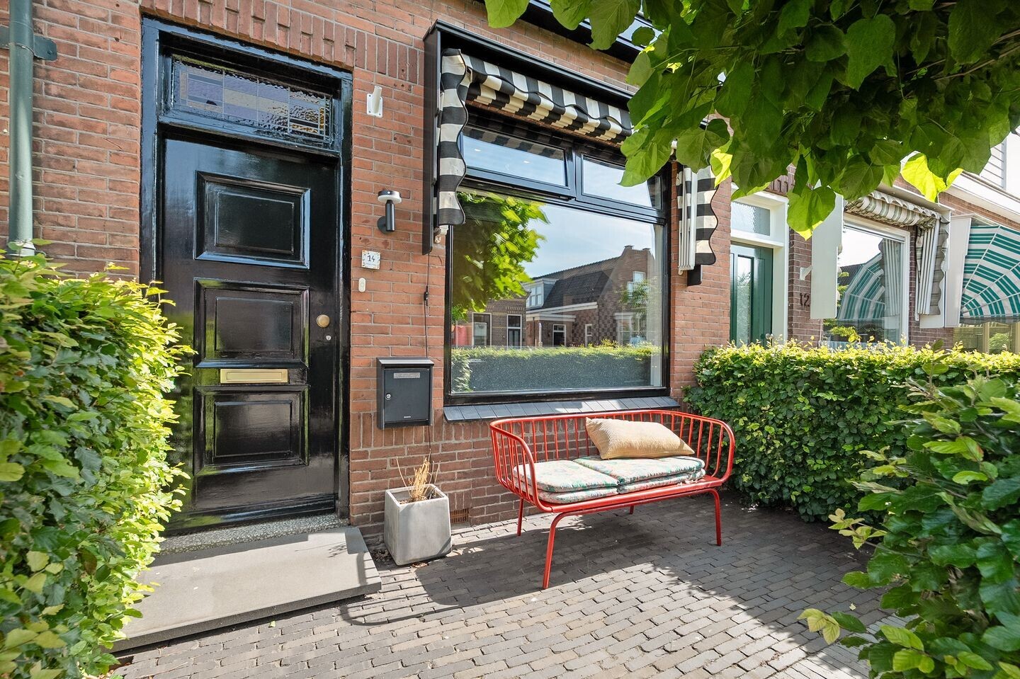 Tussenwoning te koop: Admiraal de Ruyterstraat 14, Oud-Beijerland