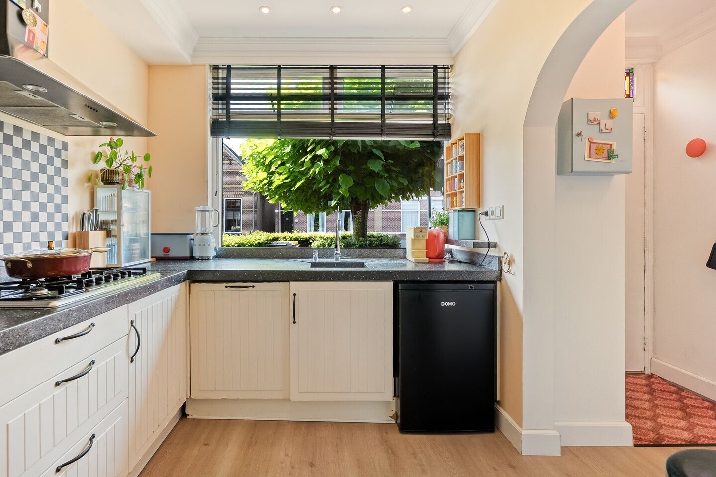 Tussenwoning te koop: Admiraal de Ruyterstraat 14, Oud-Beijerland