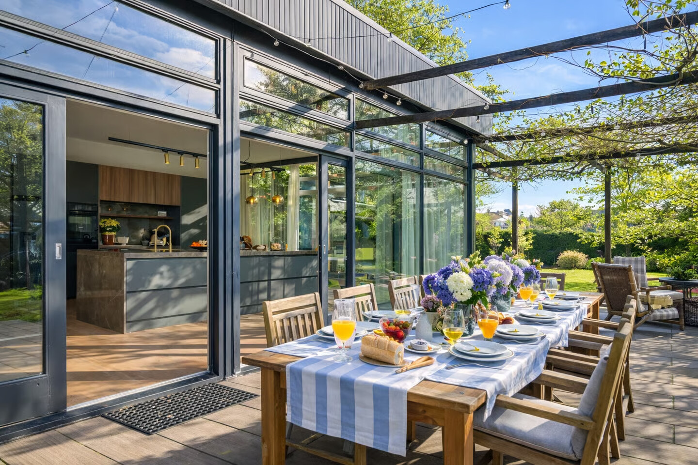 Vrijstaande woning te koop: Voordoel 30, Nieuw-Beijerland