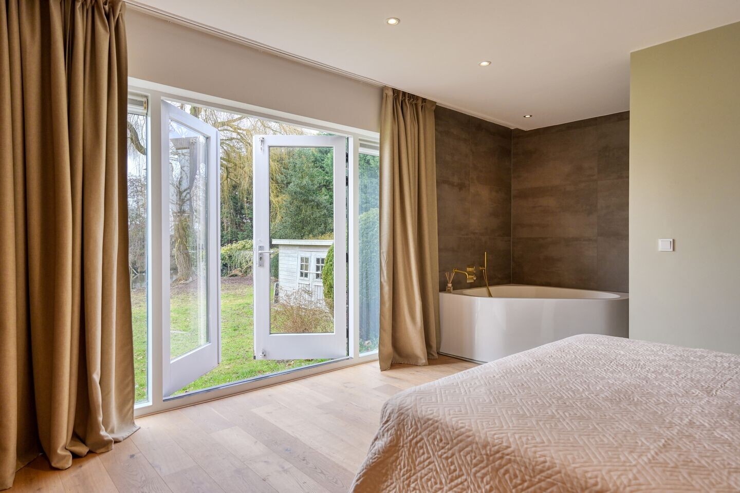 Vrijstaande woning te koop: Voordoel 30, Nieuw-Beijerland