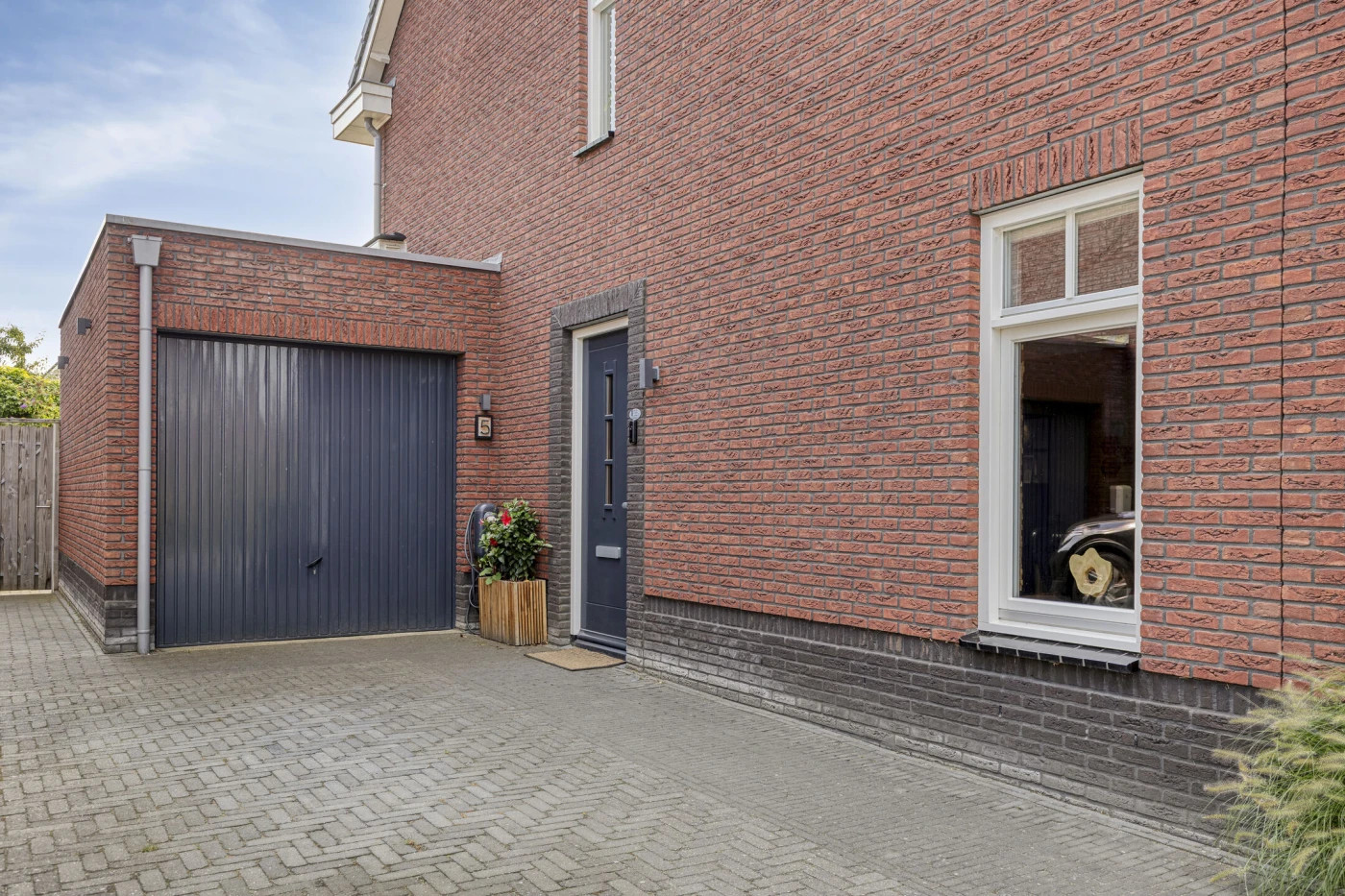 Twee-onder-één-kap te koop: Appelgaard 5, Nieuw-Beijerland